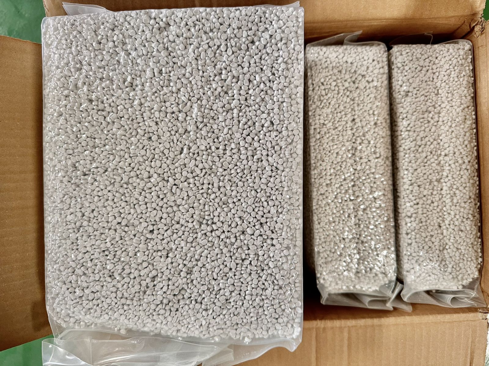    Hạt chống ẩm ( Desiccant Masterbatch )